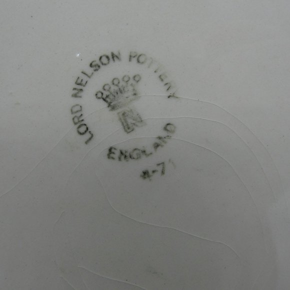 LORD NELSON POTTERY ENGLAND 71/2" COLLECTOR PLATE FEATURING POODLE DOG HEAD. - Picture 4 of 4